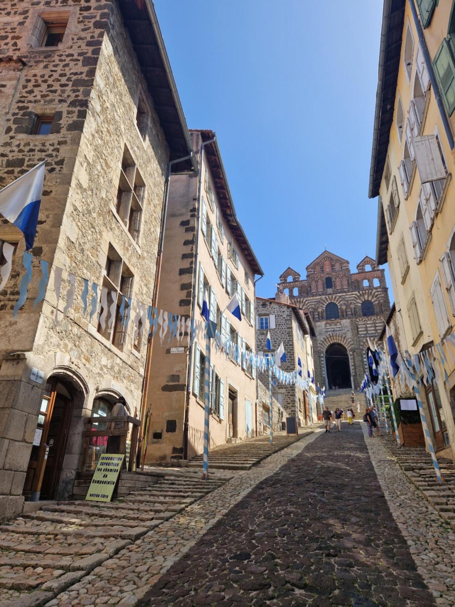 Gite Des Tables - Cathedrale, Coeur Historique, Vue Le Puy-en-Velay Exterior foto